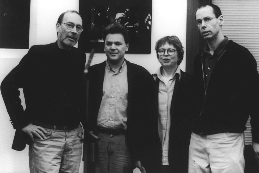 Der Vorstand und die Geschäftsführer:innen des DÜF im Jahr 1998. Foto: Deutscher Übersetzerfonds